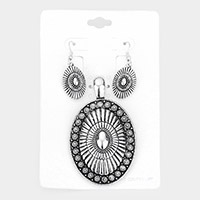 Antique Embossed Oval Magnetic Pendant Set