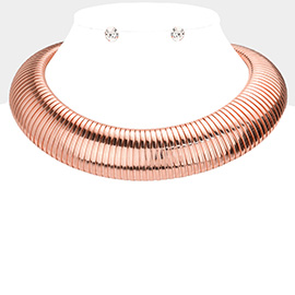 Wide Ribbed Metal Choker Necklace