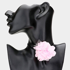 Mesh Flower Wrapped Choker Necklace