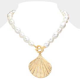 Metal Shell Pendant Pearl Toggle Necklace