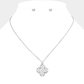 Stone Paved Quatrefoil Pendant Necklace