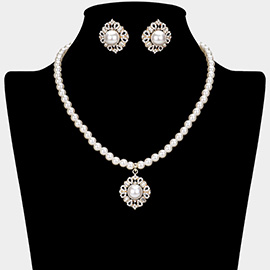 Rhinestone Paved Pearl Pendant Necklace
