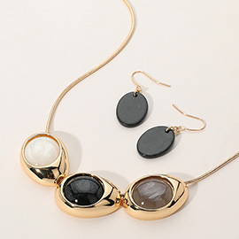 Sparkled Celluloid Acetate Pebble Link Pointed Necklace