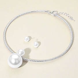 Minimalist Pearl Statement Necklace