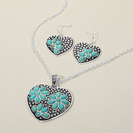 Floral Turquoise Stone Embossed Boho Heart Pendant Necklace